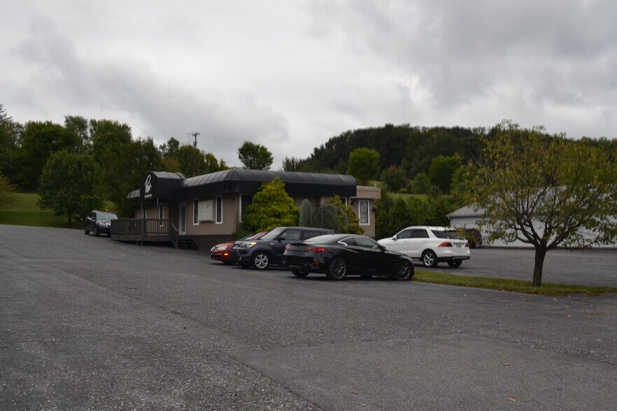 More Photos Of 4028 Hanover Pike, Manchester Auto Repair For Sale