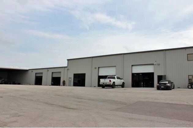 More Photos Of 200 Trademark St, Buda Warehouse For Lease
