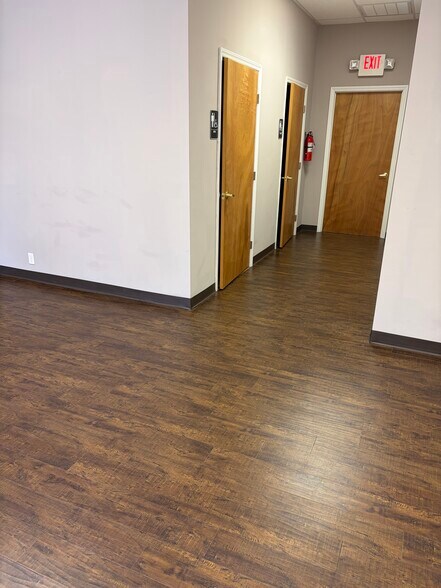 More Photos Of 1904 Fairfax Rd, Greensboro Distribution For Lease