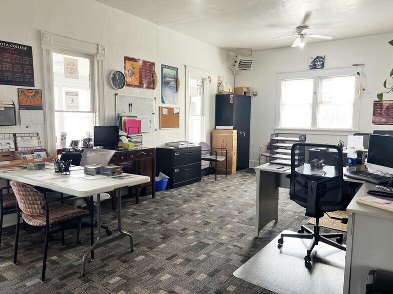 More Photos Of 332 N Main St, Gordon Flex For Sale