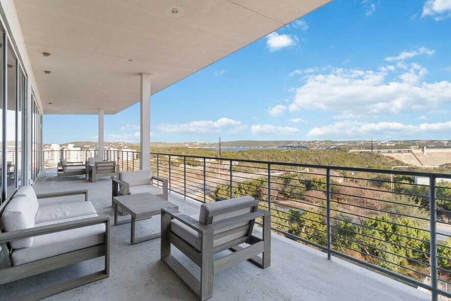 More Photos Of 4229 Highway 620 N, Austin Flex For Lease