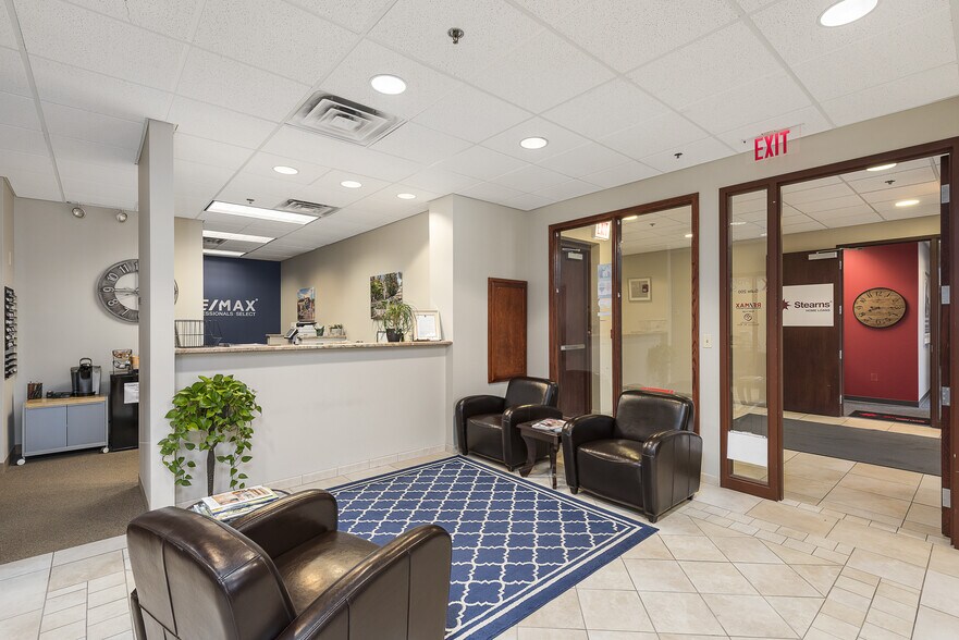 More Photos Of 2272 95th St, Naperville Office For Sale