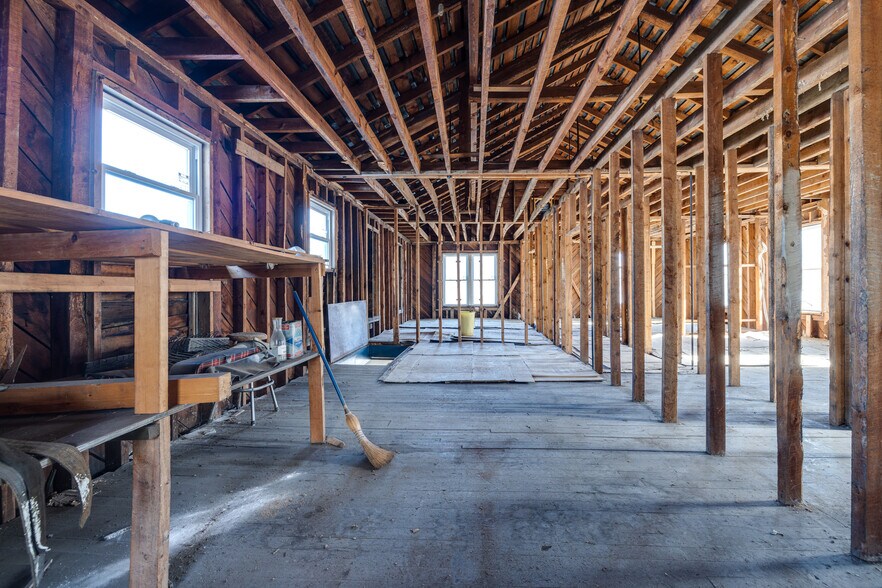 More Photos Of 164 Orchard dr, Timberville Light Distribution For Sale