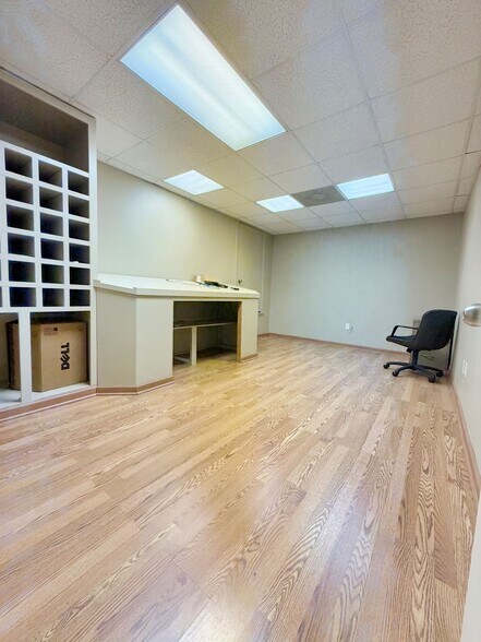 More Photos Of 11240 Brittmoore Park Dr, Houston Warehouse For Sale