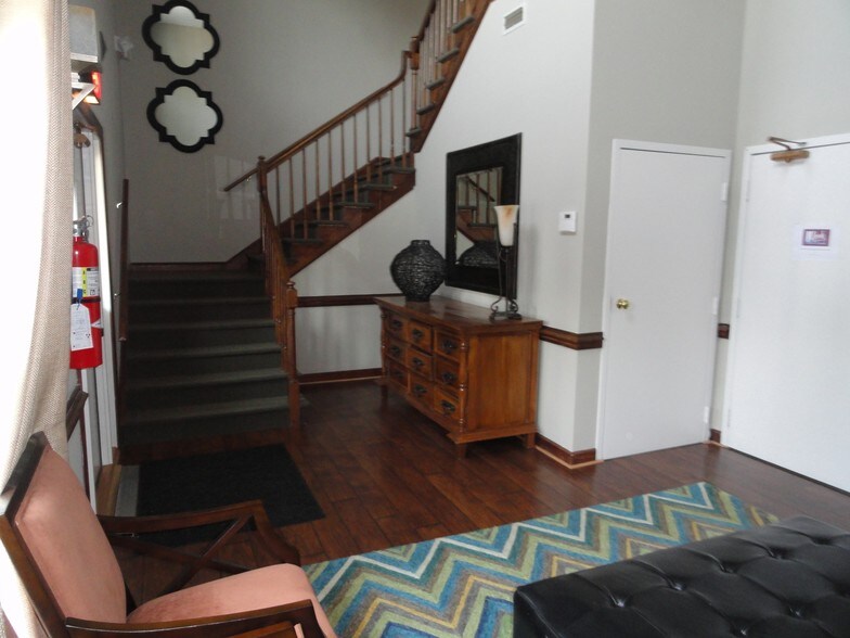 More Photos Of 4102 George Washington Mem Hwy, Yorktown Office For Lease