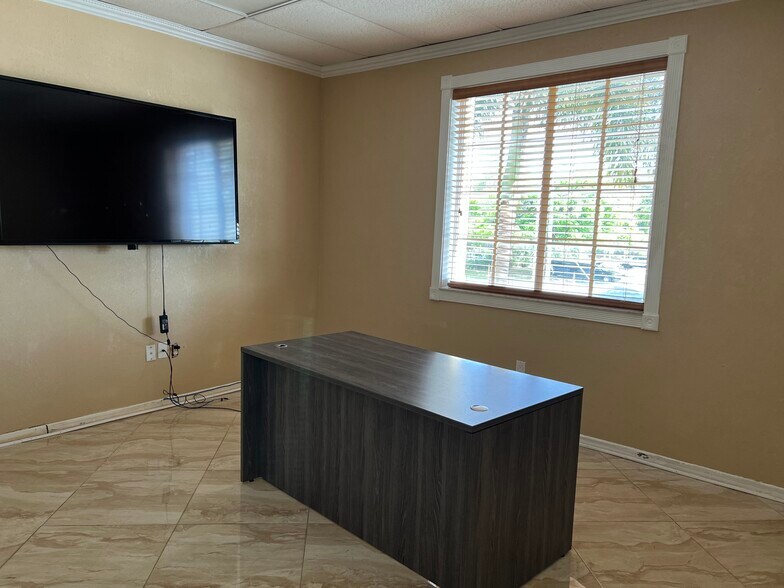 More Photos Of 6099 Stirling Rd, Davie Office Residential For Sale