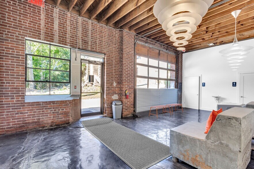More Photos Of 12461 Veterans Memorial Hwy, Douglasville Loft Creative Space For Lease