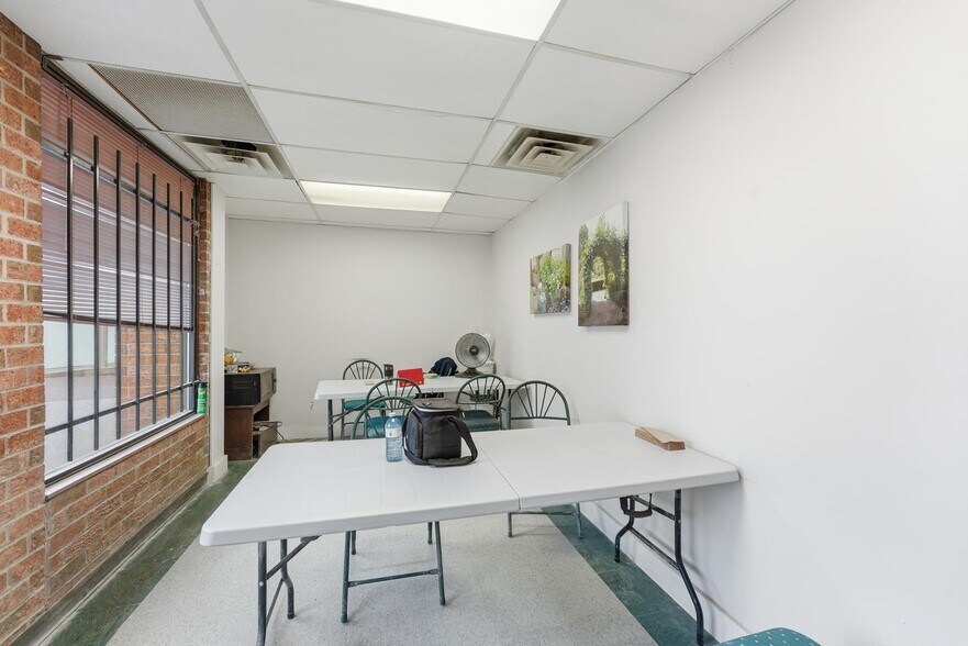 More Photos Of 40 Claireville Dr, Toronto Warehouse For Sale