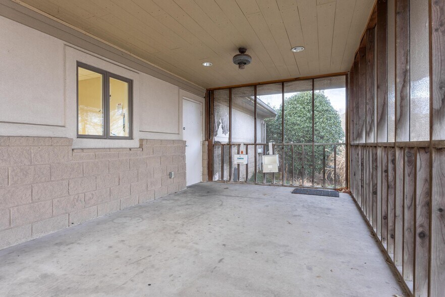 More Photos Of 1494 Stuart Rd NE, Cleveland Medical For Lease