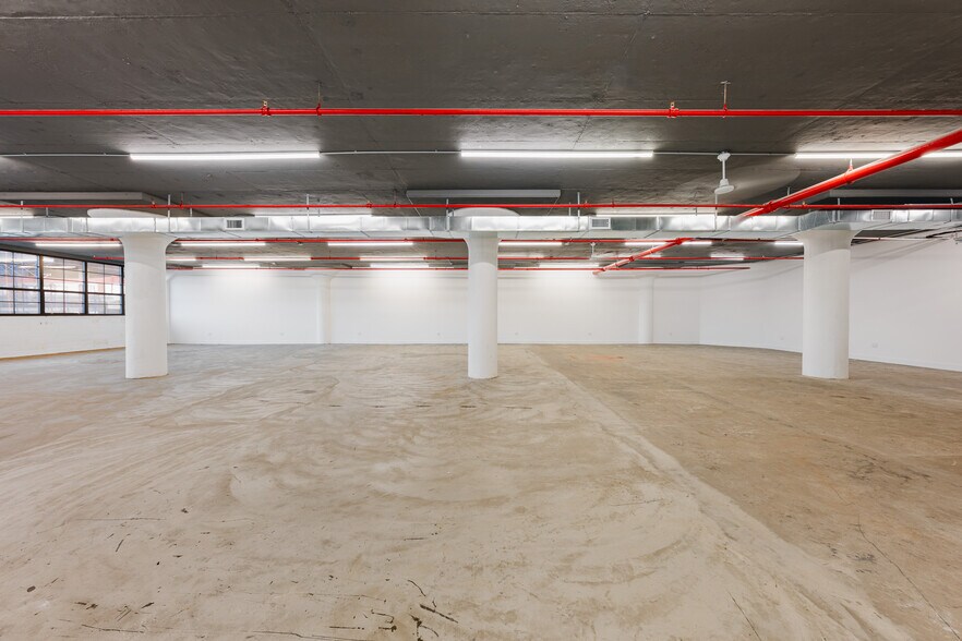 More Photos Of 236-276 Greenpoint Ave, Brooklyn Unknown For Lease