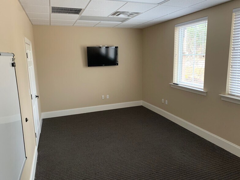 More Photos Of 6267 Old Water Oak Rd, Tallahassee Unknown For Lease