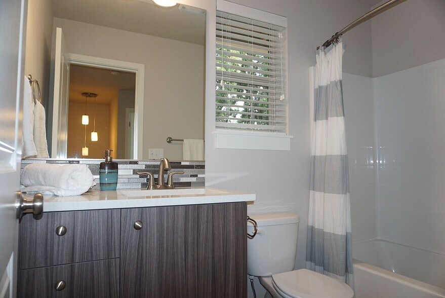 More Photos Of 17345 SW Blanton St, Beaverton Apartments For Sale