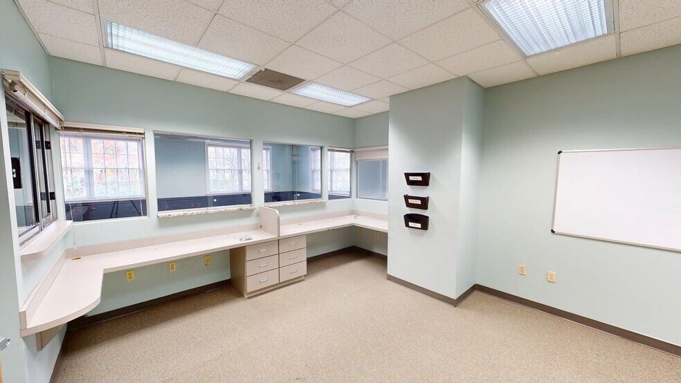 More Photos Of 305 Westfield Rd, Knoxville Medical For Sale