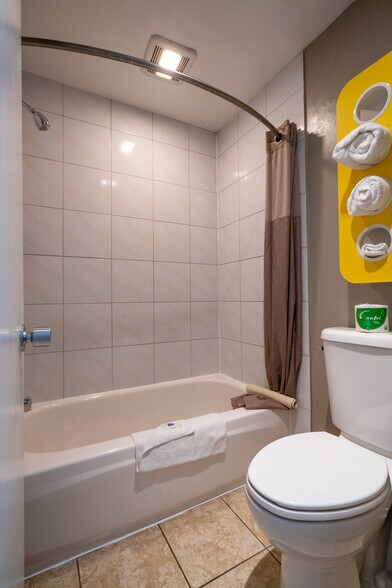 More Photos Of 840 S Indian Hill Blvd, Claremont Hotel For Sale
