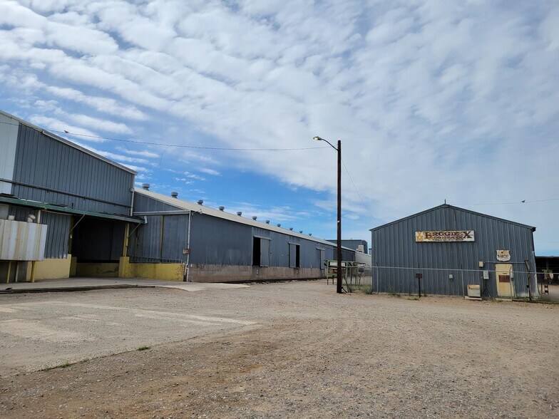 More Photos Of 2198 S Pacific Ave, Yuma Distribution For Lease