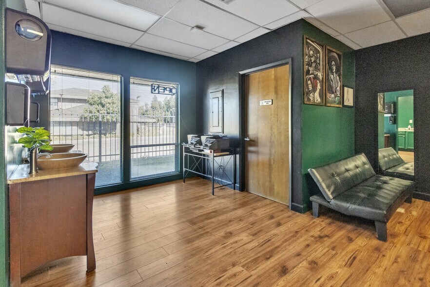 More Photos Of 2027 Grand Canal Blvd, Stockton Office For Sale