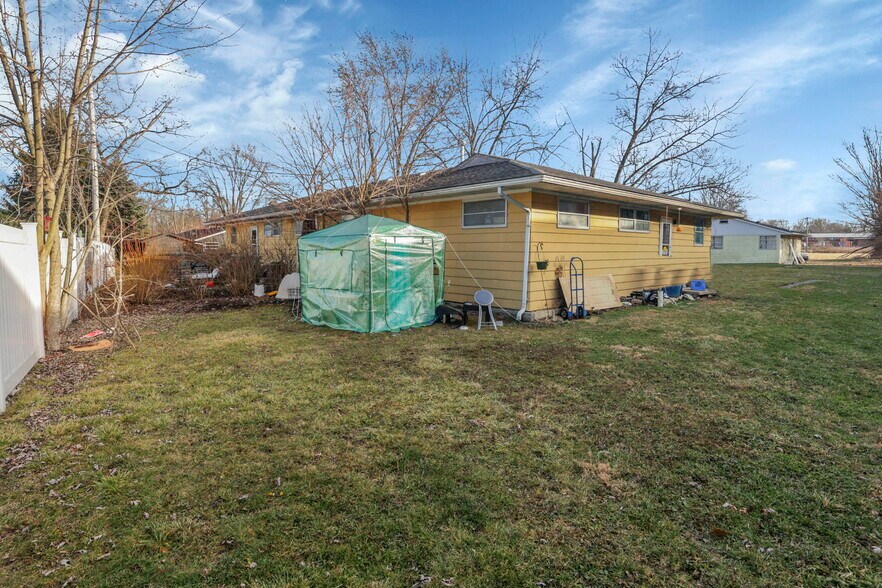 More Photos Of 12-35 Grove Ct, Marysville Apartments For Sale