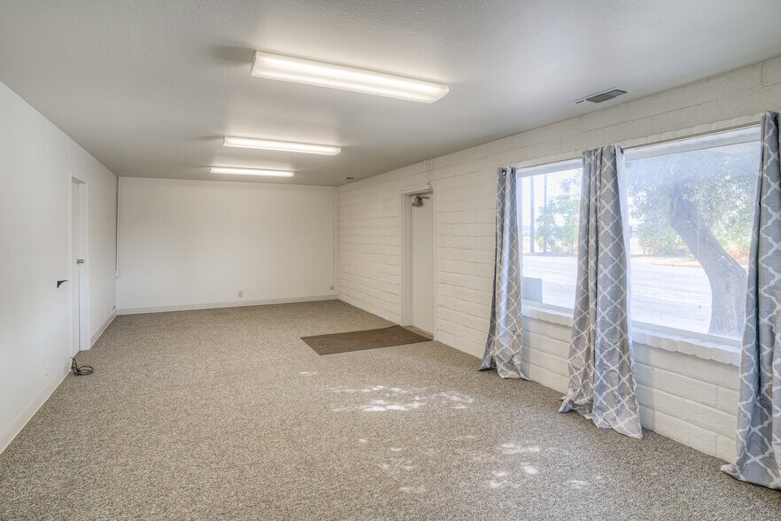 More Photos Of 2950 Feather River Blvd, Oroville Light Distribution For Sale