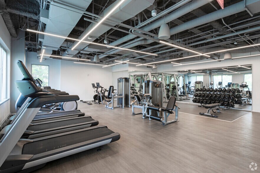 More Photos Of 7901 Jones Branch Dr, McLean Office For Lease