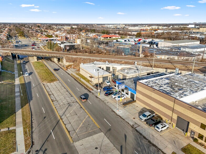 More Photos Of 5420 Oakman Blvd, Dearborn Warehouse For Sale