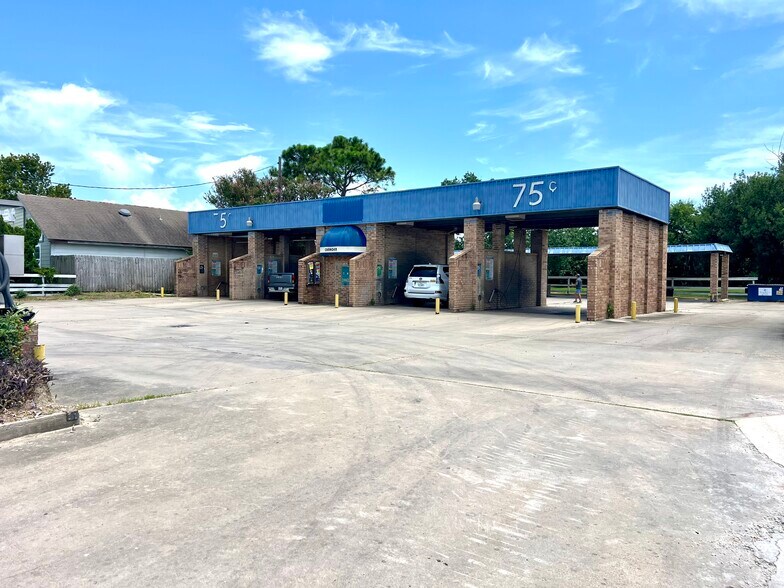 More Photos Of 2717 1/2 25th Ave N, Texas City Specialty For Sale