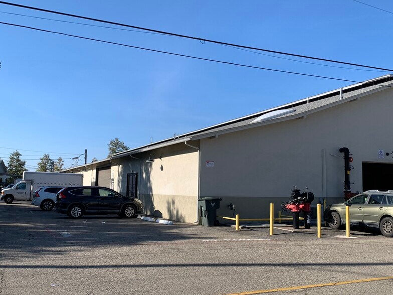Primary Photo Of 555 Maple St, Carpinteria Warehouse For Lease