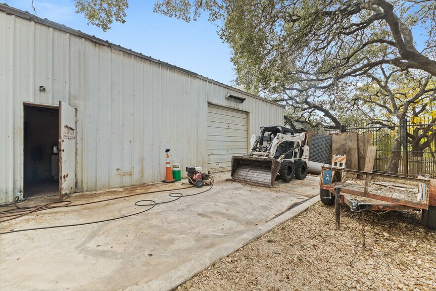 More Photos Of 17645 Blanco Rd, San Antonio General Retail For Sale