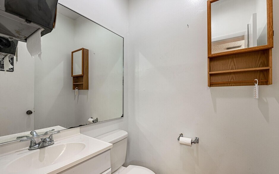 More Photos Of 3305 Parental Home Rd, Jacksonville Storefront Retail Office For Sale