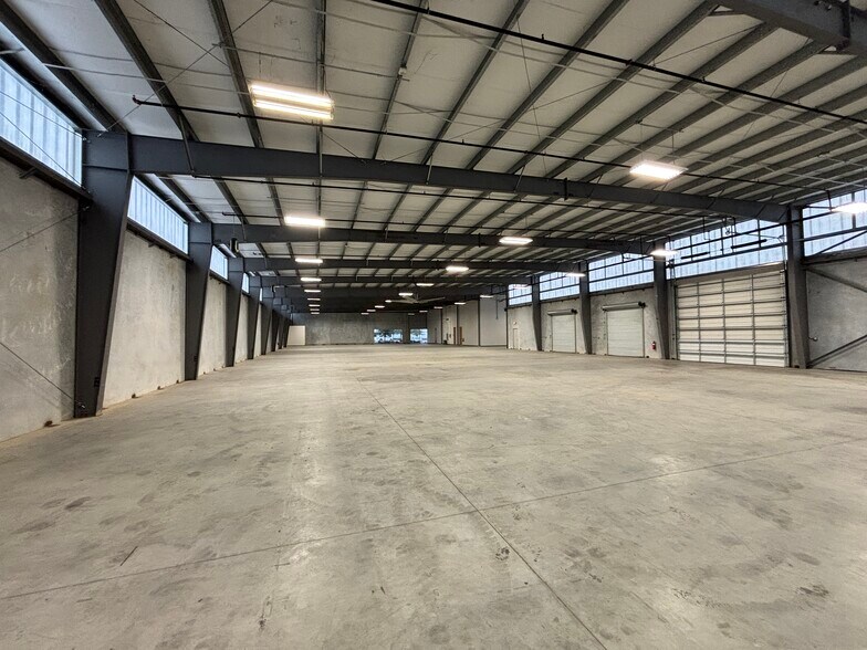 More Photos Of 15330 Vantage Pky W, Houston Unknown For Lease