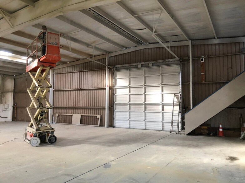 More Photos Of 449 W Clark St, Eureka Warehouse For Sale