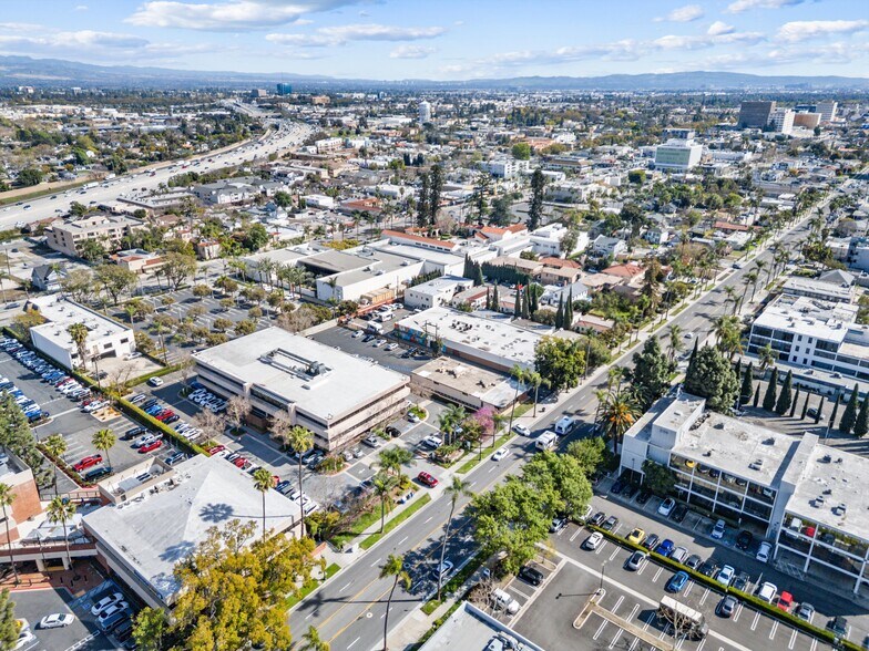More Photos Of 2107 N Broadway, Santa Ana Loft Creative Space For Sale