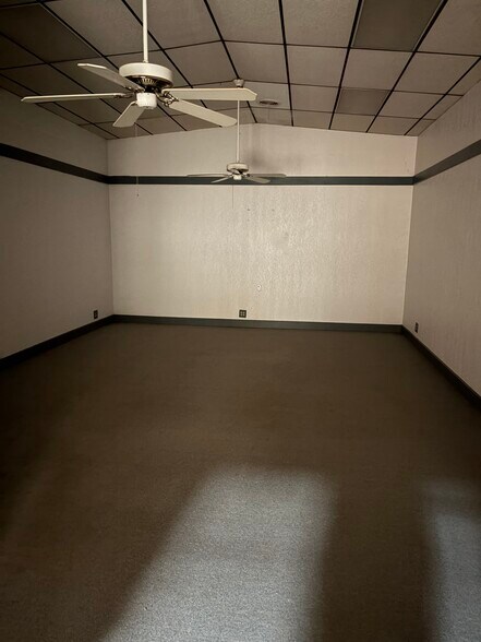 More Photos Of 935 FM168, Olton Warehouse For Sale