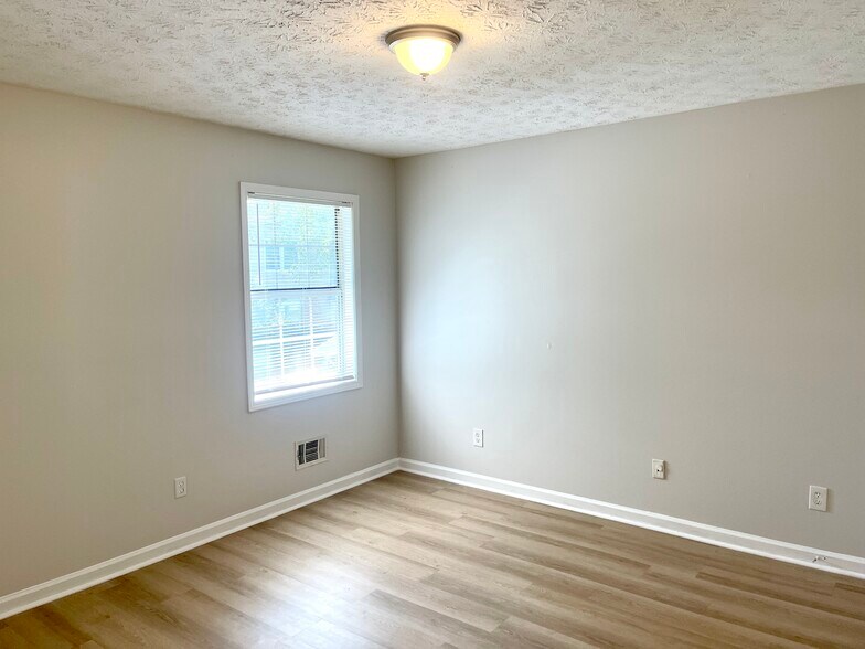 More Photos Of 2609 Country Trce SE, Conyers Multifamily For Sale