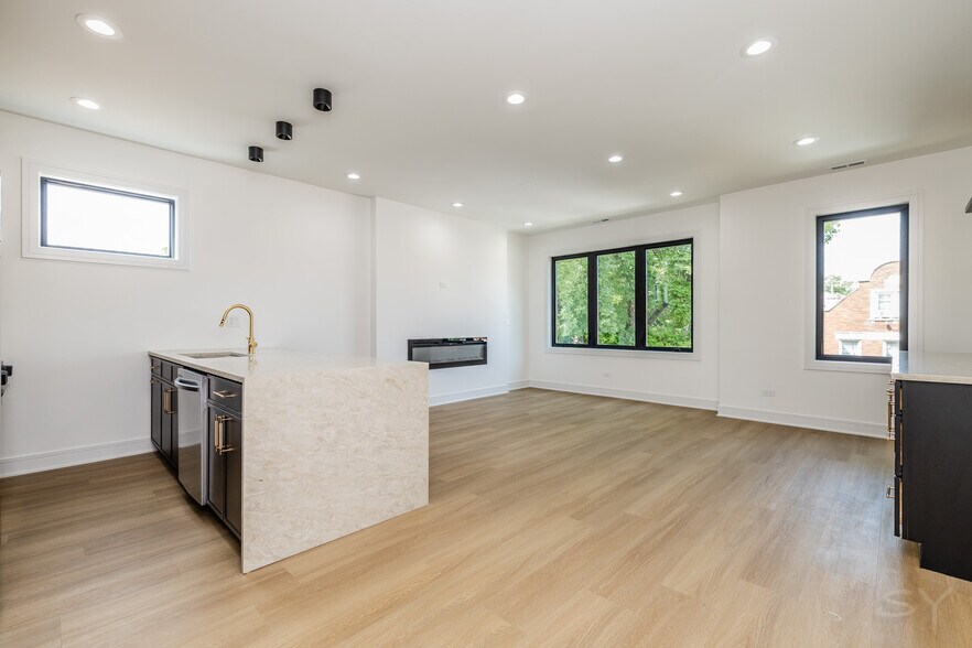 More Photos Of 3018 Polk st, Chicago Apartments For Sale