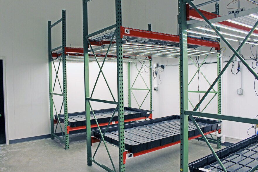 More Photos Of 506 US Route 202, North Monmouth Manufacturing For Sale