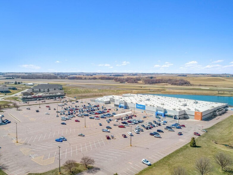 More Photos Of 1319 Holton Dr, Le Mars Unknown For Lease