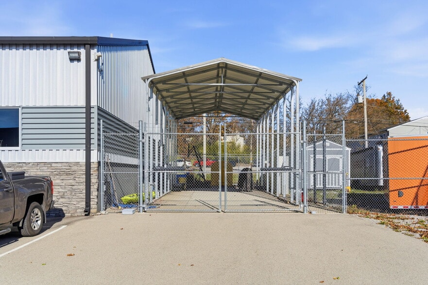 More Photos Of 13720 Aiken Rd, Louisville Warehouse For Sale