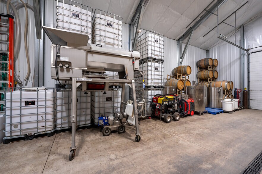 More Photos Of 12000 NW Old Wagon Rd, Carlton Winery Vineyard For Sale