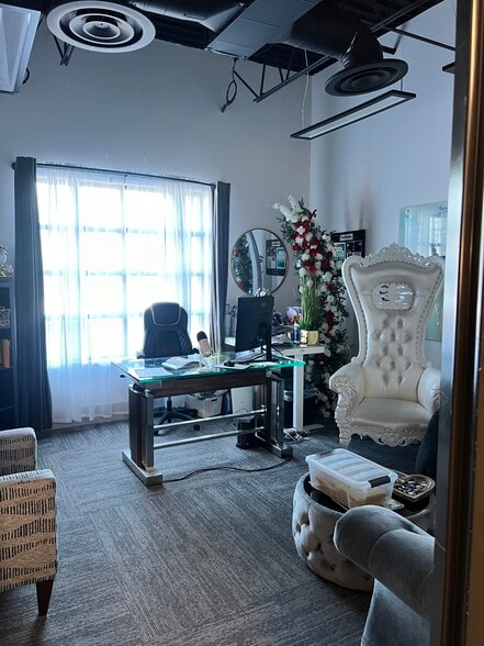 More Photos Of 1440-1460 Moon River Dr, Provo Office For Sale