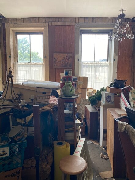 More Photos Of 226 6th St, Augusta Freestanding For Sale