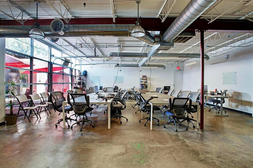 Primary Photo Of 1121 Delano St, Houston General Retail For Lease