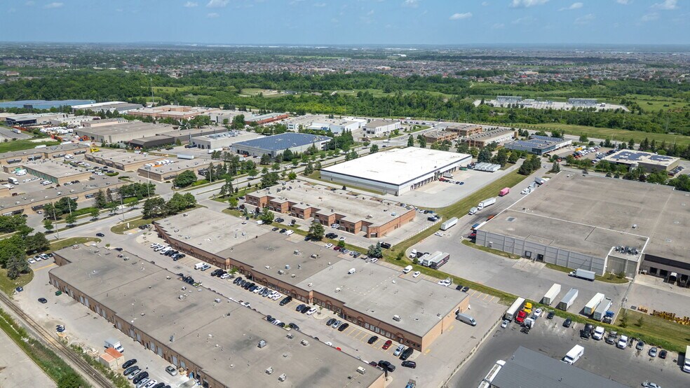 More Photos Of 2053 N Williams Pky, Brampton Light Distribution For Sale