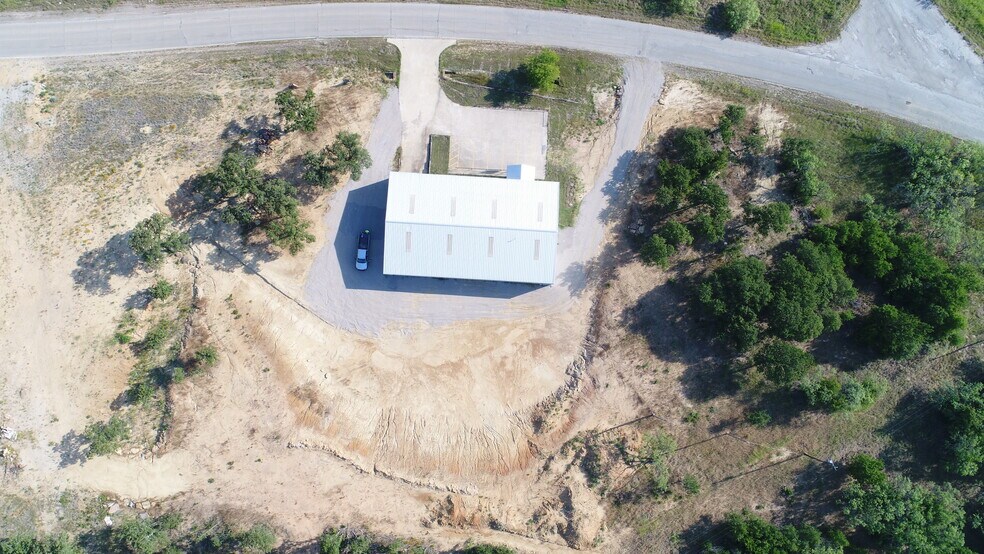 More Photos Of 411 Lee Rd, Mineral Wells Warehouse For Sale