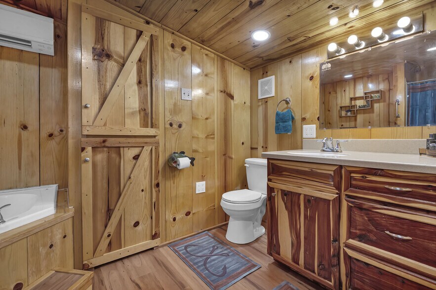 More Photos Of 111 Cypress Bay dr, Milam Specialty For Sale