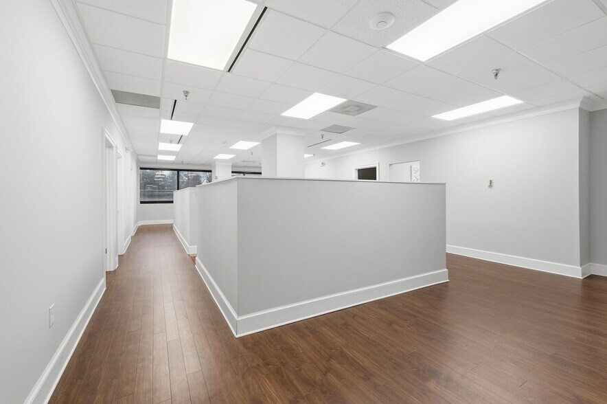More Photos Of 4084 University Dr, Fairfax Office For Sale