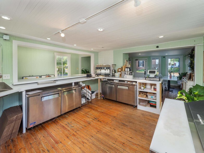 More Photos Of 39333 John Mosby Hwy, Aldie Freestanding For Lease