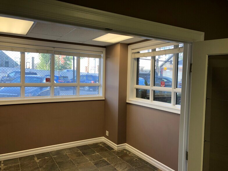 More Photos Of 104 - 138 Se, Calgary, Ab Av, Calgary Apartments For Sale