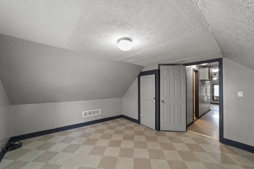 More Photos Of 3334 W 82nd St, Cleveland Apartments For Sale