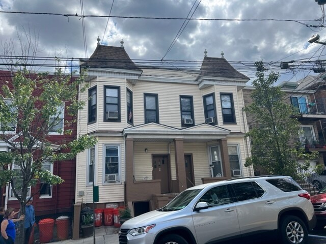 Primary Photo Of 413 16th St, Union City Multifamily For Sale