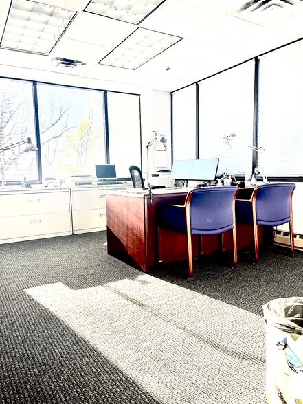 More Photos Of 619 Enterprise Dr, Oak Brook Medical For Lease